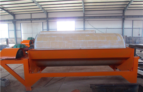 干粉磁選機，關(guān)注行業(yè)生產(chǎn)，干粉磁選機更適合市場使用，關(guān)注行業(yè)生產(chǎn)，干粉磁選機更適合市場使用磁場一般為多少_磁塊如何排列