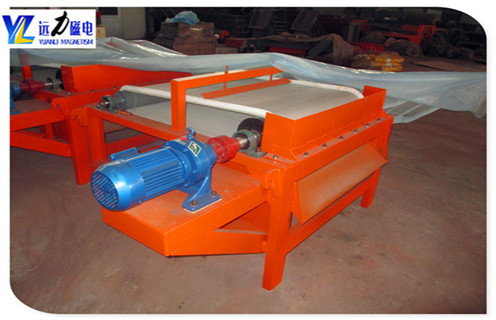 1.小型磁選機(jī)廠家給您的質(zhì)量保證 1.1.小??磁選機(jī)質(zhì)量保證,我們賣給小型磁選機(jī),如果客戶不滿意未達(dá)到客戶需求,我們無條件退貨! 1.2.價(jià)格優(yōu)勢,很多經(jīng)銷商都在找我們拿貨!足以證明我們的價(jià)格優(yōu)勢比其他廠家! 1.3.我們在行業(yè)的聲譽(yù)非常好!被評為濰坊市誠信經(jīng)營,五好商家等!我們收到的客戶每次付款都會及時聯(lián)系客戶,交貨時間,具體型號參數(shù)我們會一一決定好! 1.4.我們面對的每一個客戶都是超低價(jià)格的報(bào)價(jià),而不是因?yàn)榭蛻羰且淮涡凿N售客戶的行為而敷衍! 1.5.如果有客戶付款,而我們卻不出貨,可以直接向我們投訴,我們的誠信將被關(guān)閉,業(yè)務(wù)將無法繼續(xù)運(yùn)營! 1.6.我們公司在山東濰坊,如果你不相信我們可以直接去我們公司買! (你可以把材料樣品帶到我們公司有實(shí)驗(yàn)室的,可以現(xiàn)場為您做實(shí)驗(yàn))! 1.7.我們小型磁選機(jī)價(jià)格優(yōu)勢國內(nèi)難做,我們與客戶幾乎都是粉絲客戶,因?yàn)樵谛袠I(yè)里尋找一圈,找不到一個更適合我們客戶的!